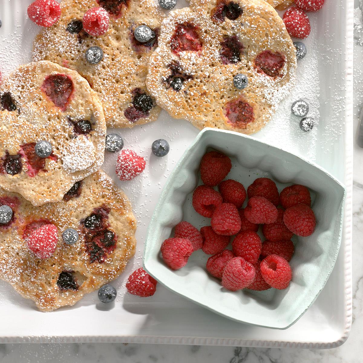 Almond Berry Pancakes_image