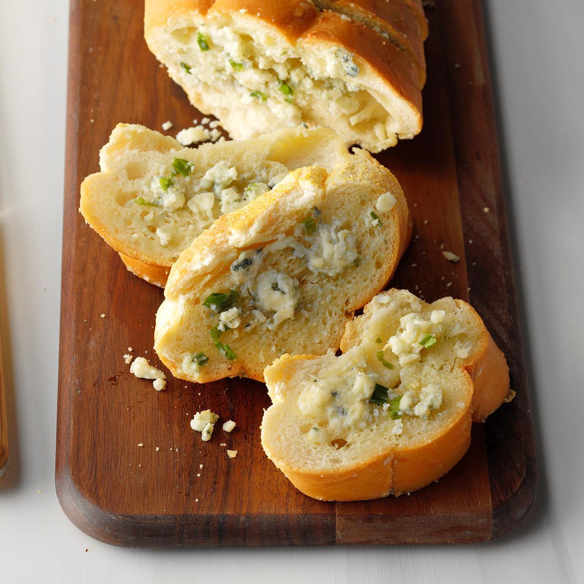 Blue Cheese Garlic Bread Recipe How To Make It Taste Of Home