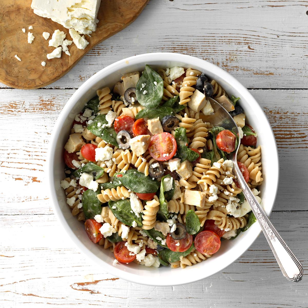 Chicken and Spinach Pasta Salad Recipe: How to Make It