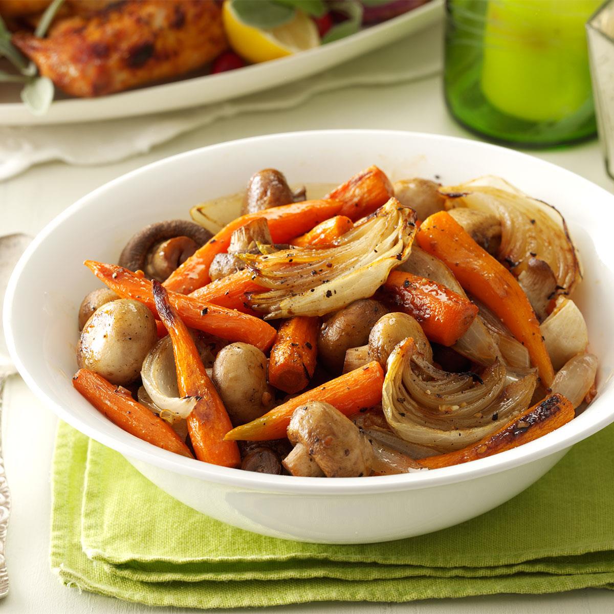 Savory Roasted Carrots with Mushrooms_image
