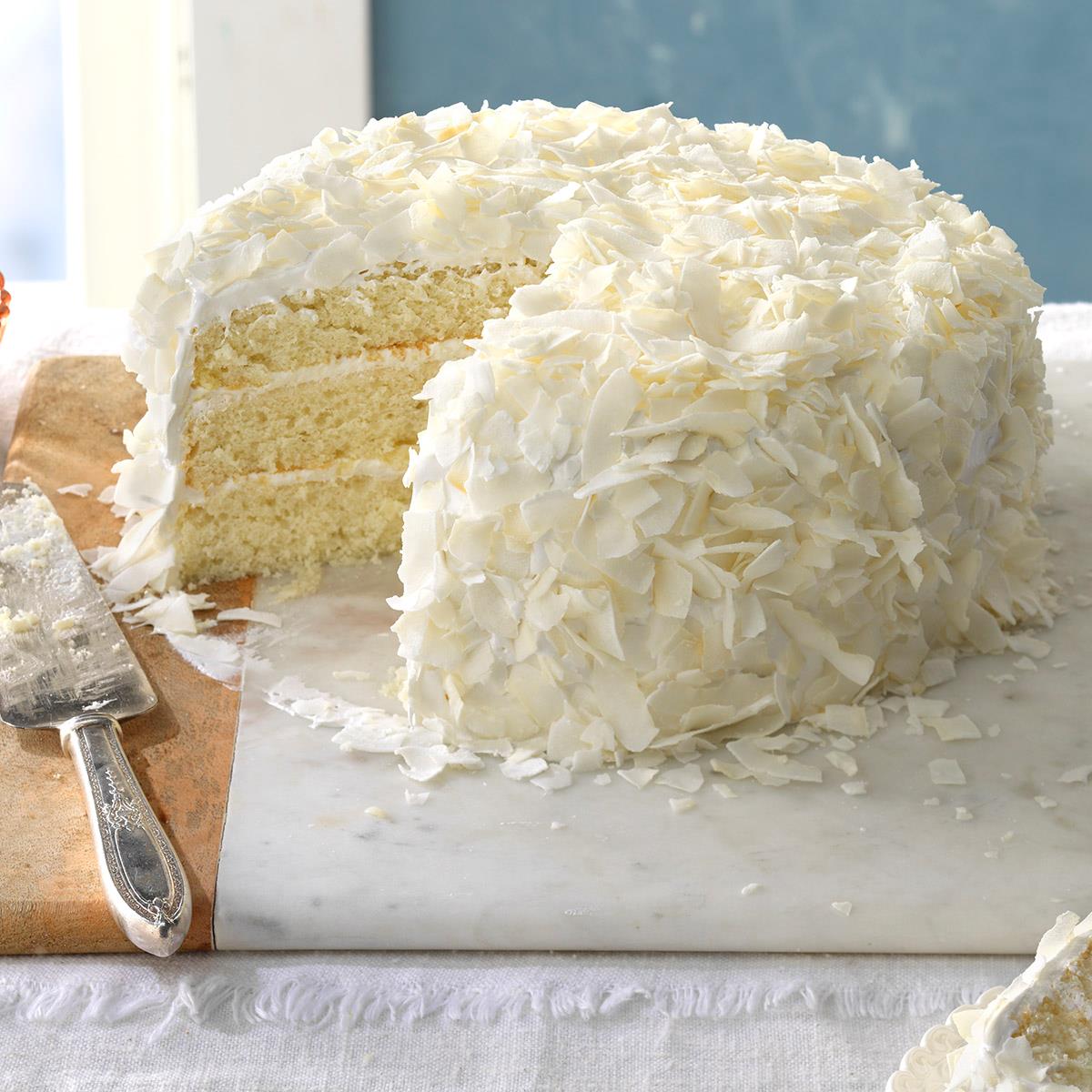 Order Bloomed Bliss Cake Online, Price Rs.1350 | FlowerAura