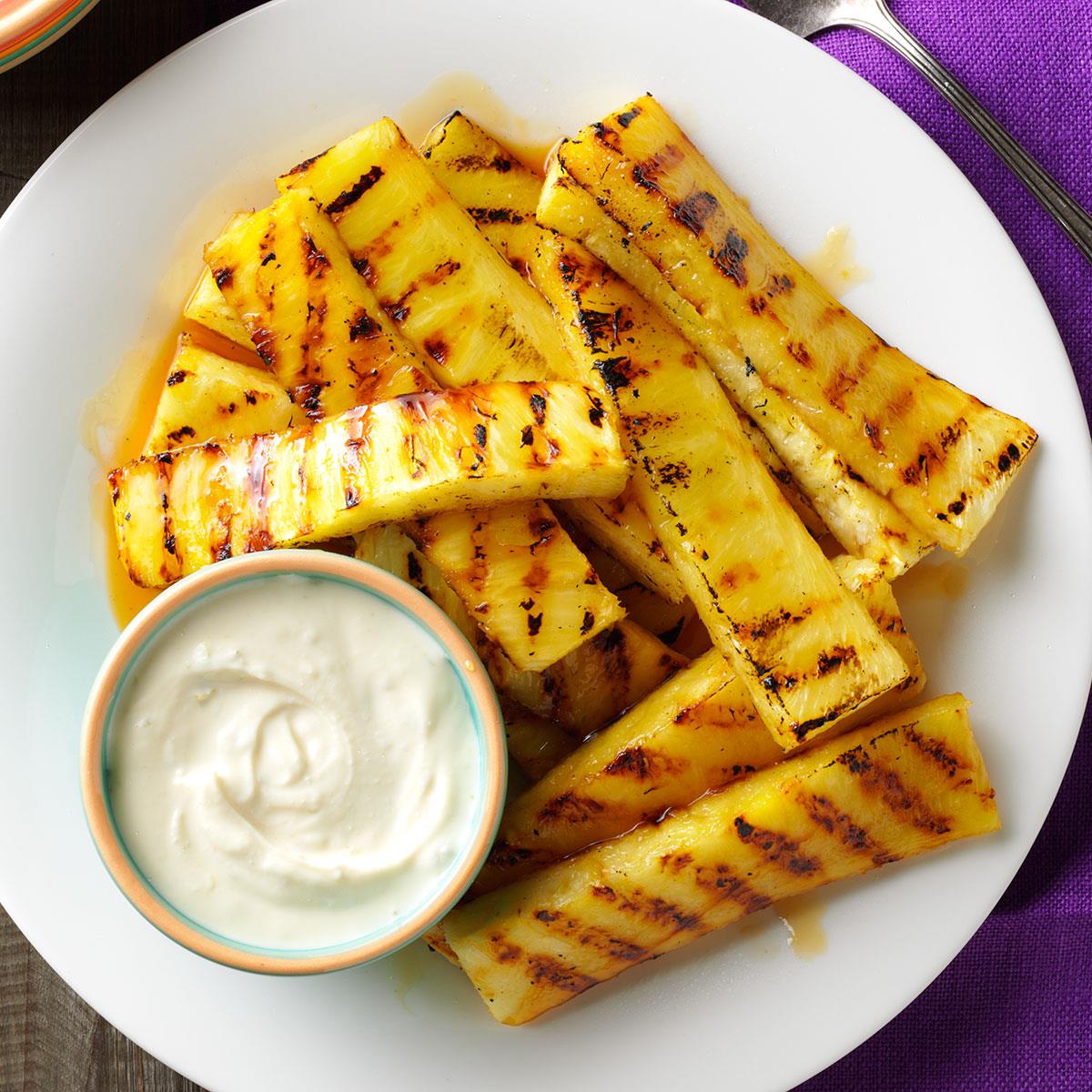 Grilled Pineapple with Lime Dip_image