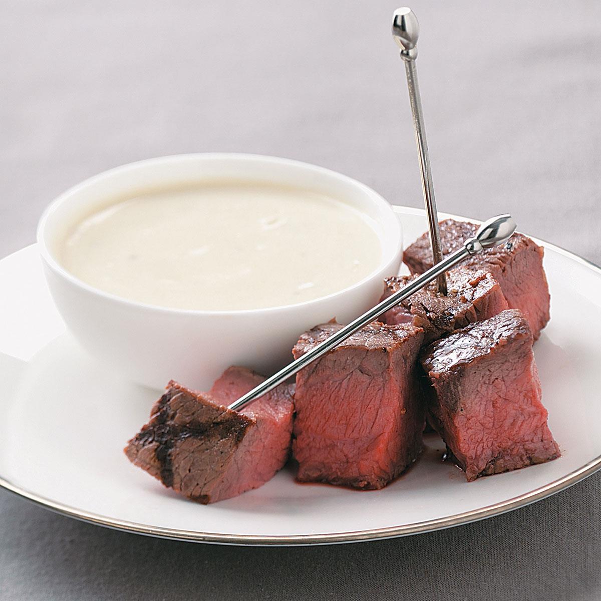 Grilled Steak Appetizers with Stilton Sauce_image