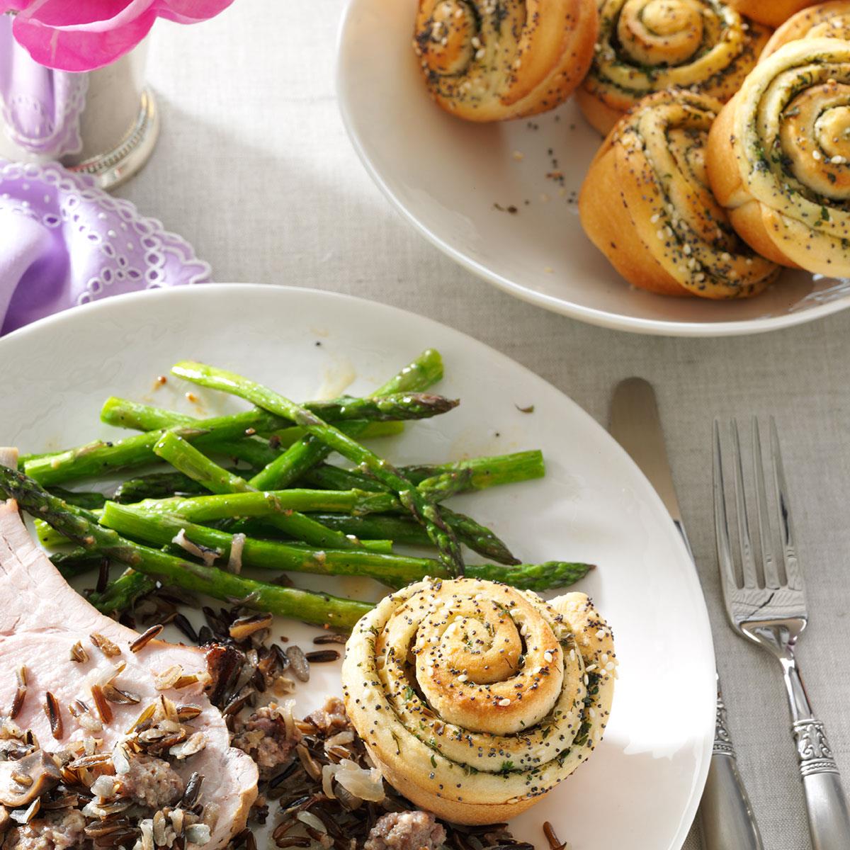 Herb-Swirled Rolls-image