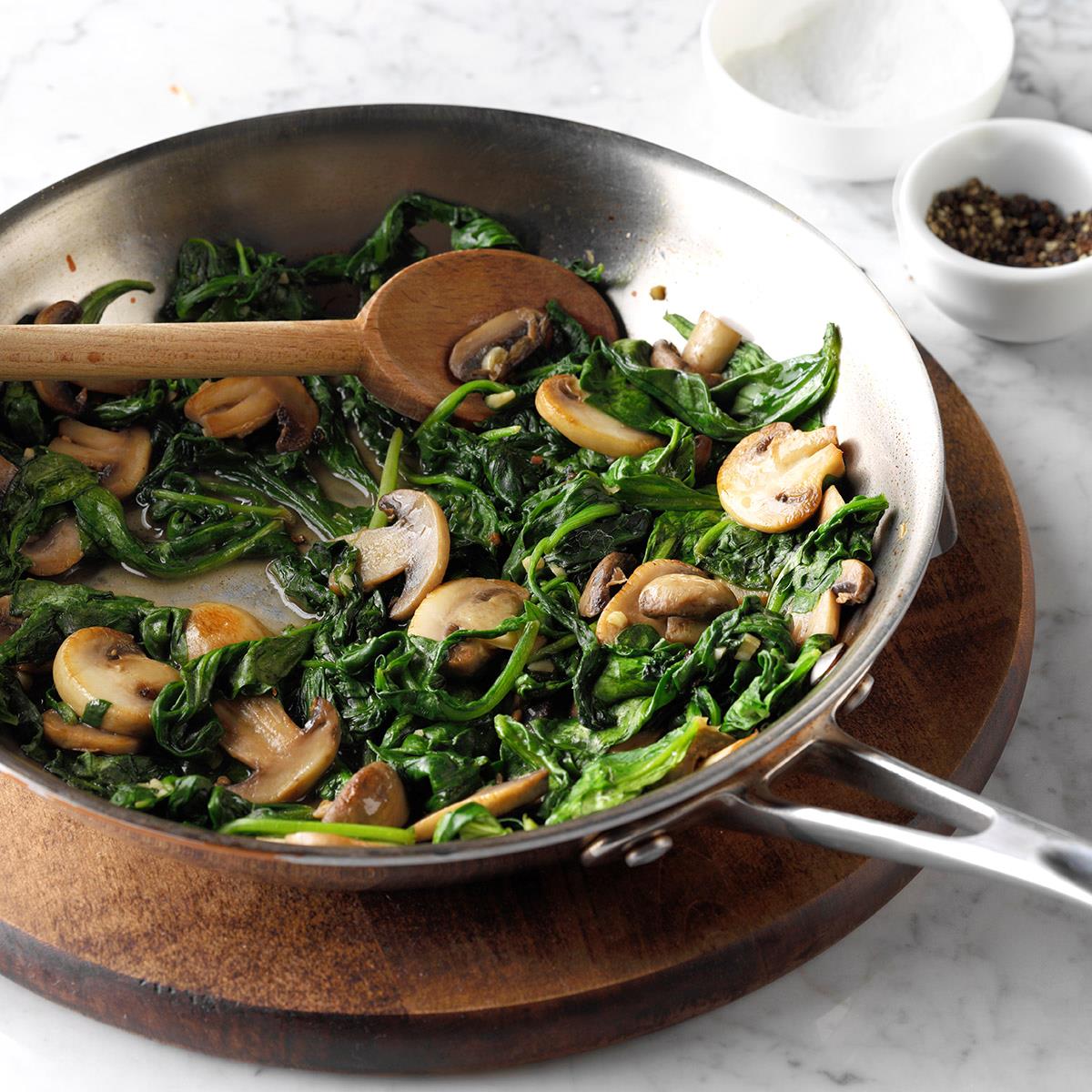 Mushroom and Spinach Saute Recipe: How to Make It | Taste of Home