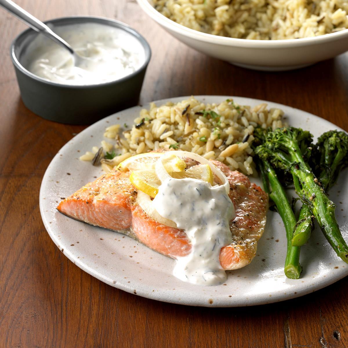 Salmon with Creamy Dill Sauce_image
