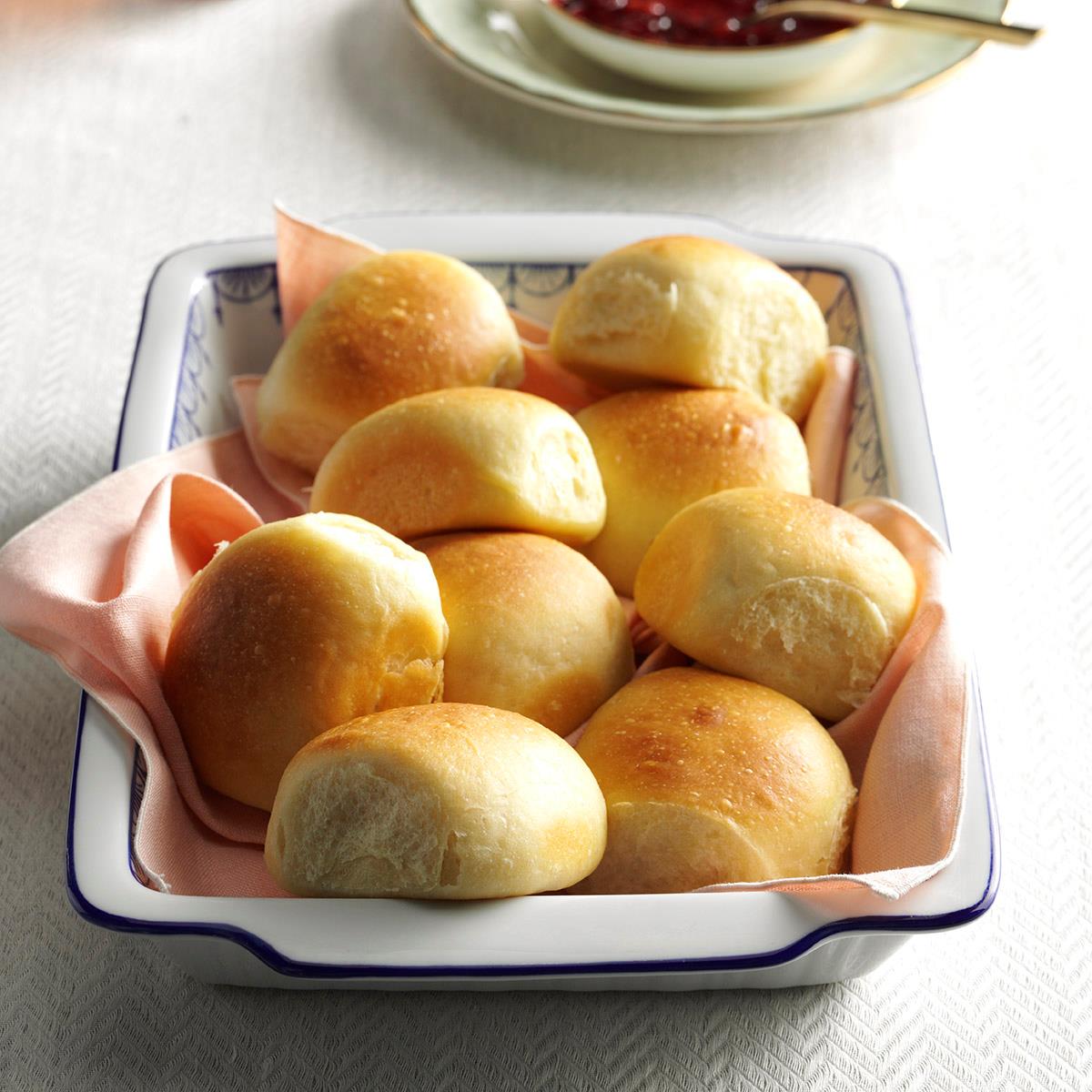 Soft Buttermilk Dinner Rolls-image
