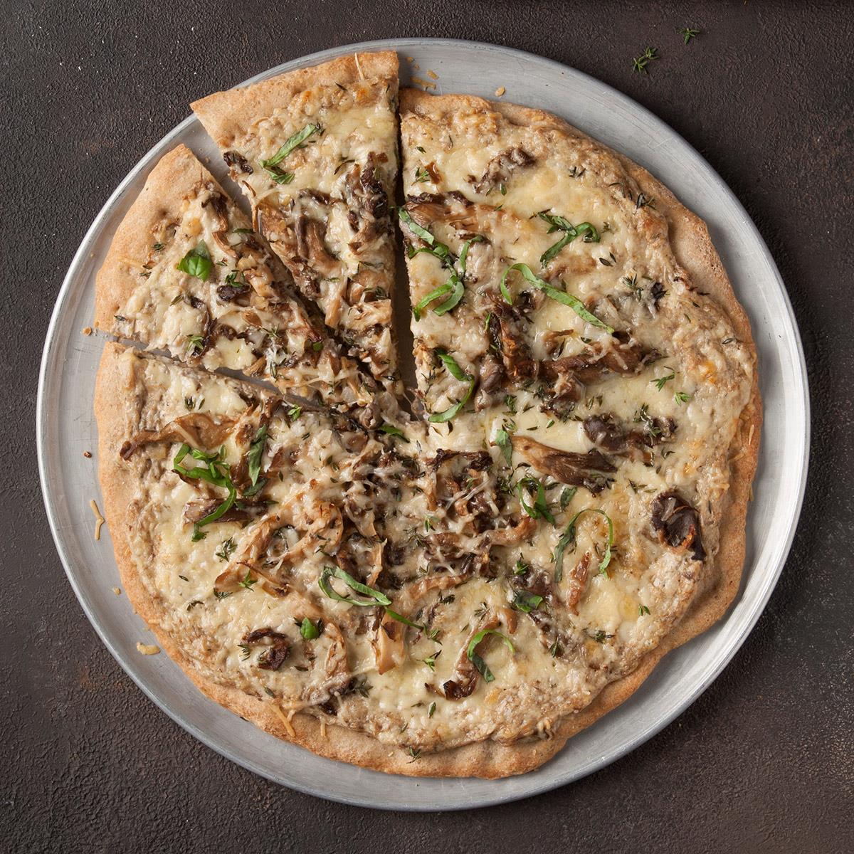 gispende svale med uret Wild Mushroom Pizza Recipe: How to Make It