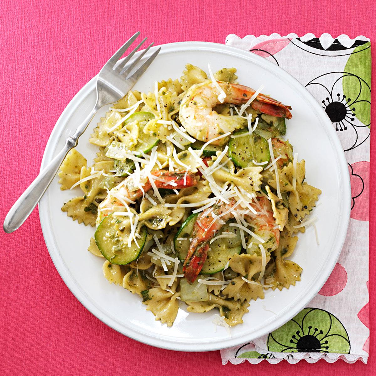 Zucchini Pesto with Shrimp and Farfalle_image