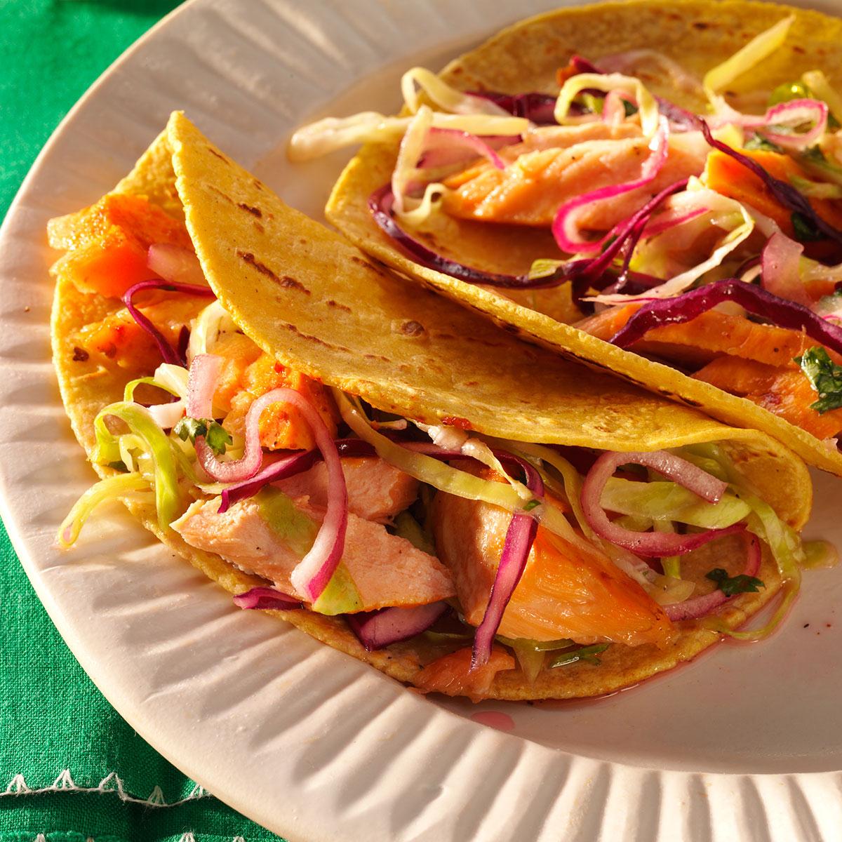 Grilled Chipotle Salmon Tacos_image