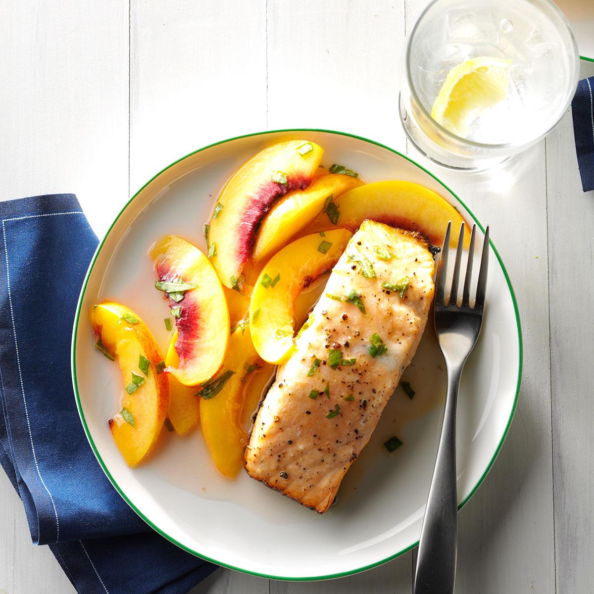 Grilled Salmon with Nectarines_image