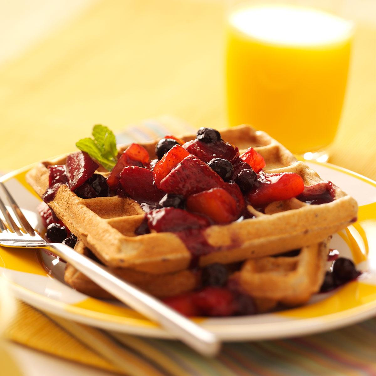 Waffles with Peach-Berry Compote_image