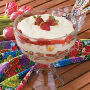 Strawberries 'n' Cream Trifle image
