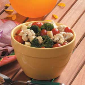 Mozzarella Veggie Salad image