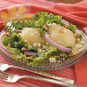 Blue Cheese Salad with Onion and Pear image