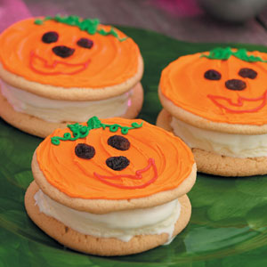 Pumpkin-Face Ice Cream Sandwiches image