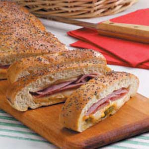 Meat 'n' Cheese Stromboli_image