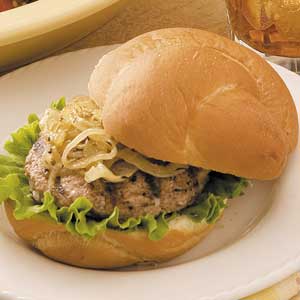 Turkey Burgers with Caramelized Onions_image