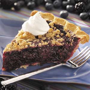 Black 'n' Blue Berry Crumb Pie image