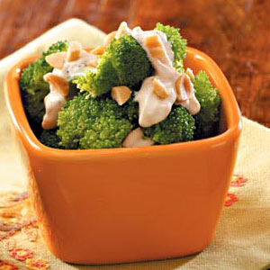 Tangy Broccoli with Peanuts_image