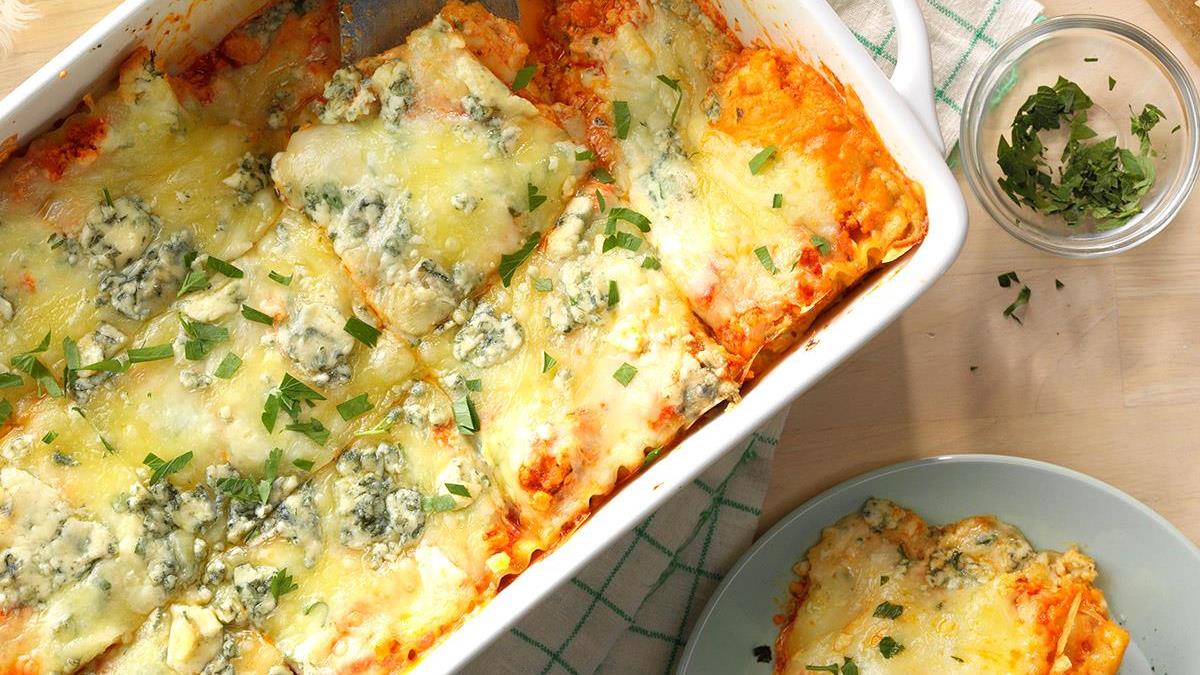 Buffalo Chicken Lasagna Recipe: How to Make It