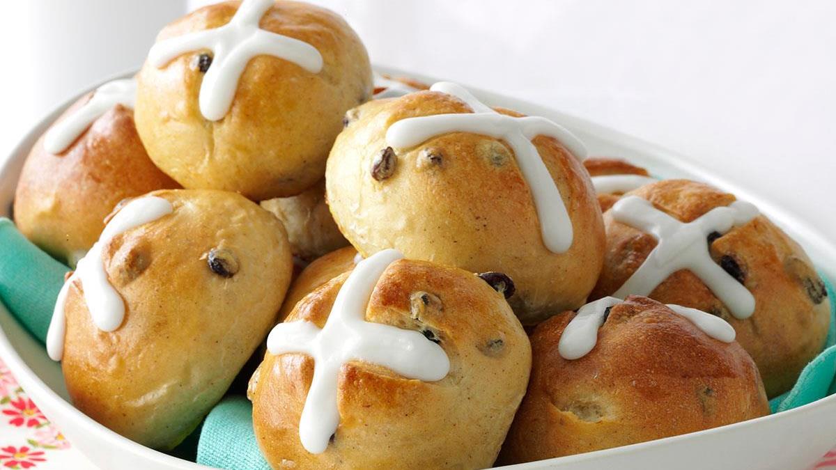 Traditional Hot Cross Buns Recipe: How to Make It