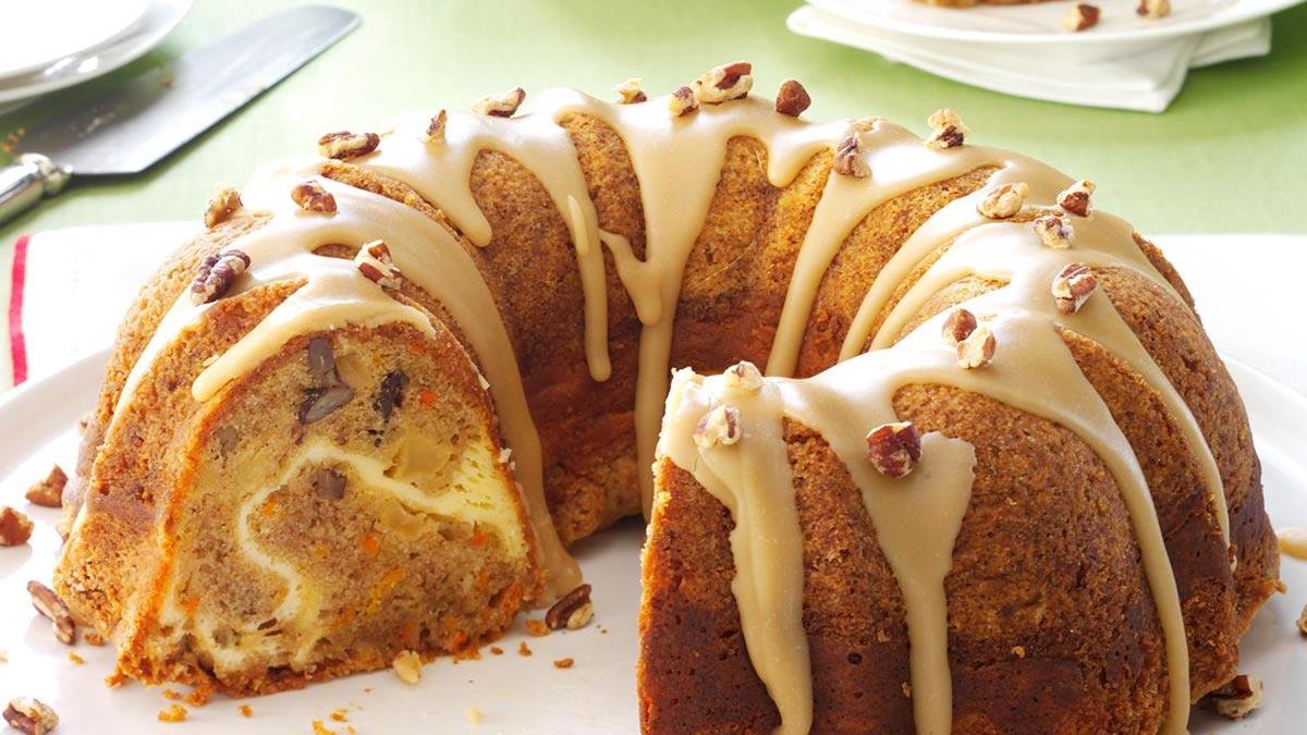 Cinnamon Apple Bundt Cake | Fall Dessert | YellowBlissRoad