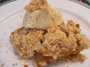Crumbly Apple Bake