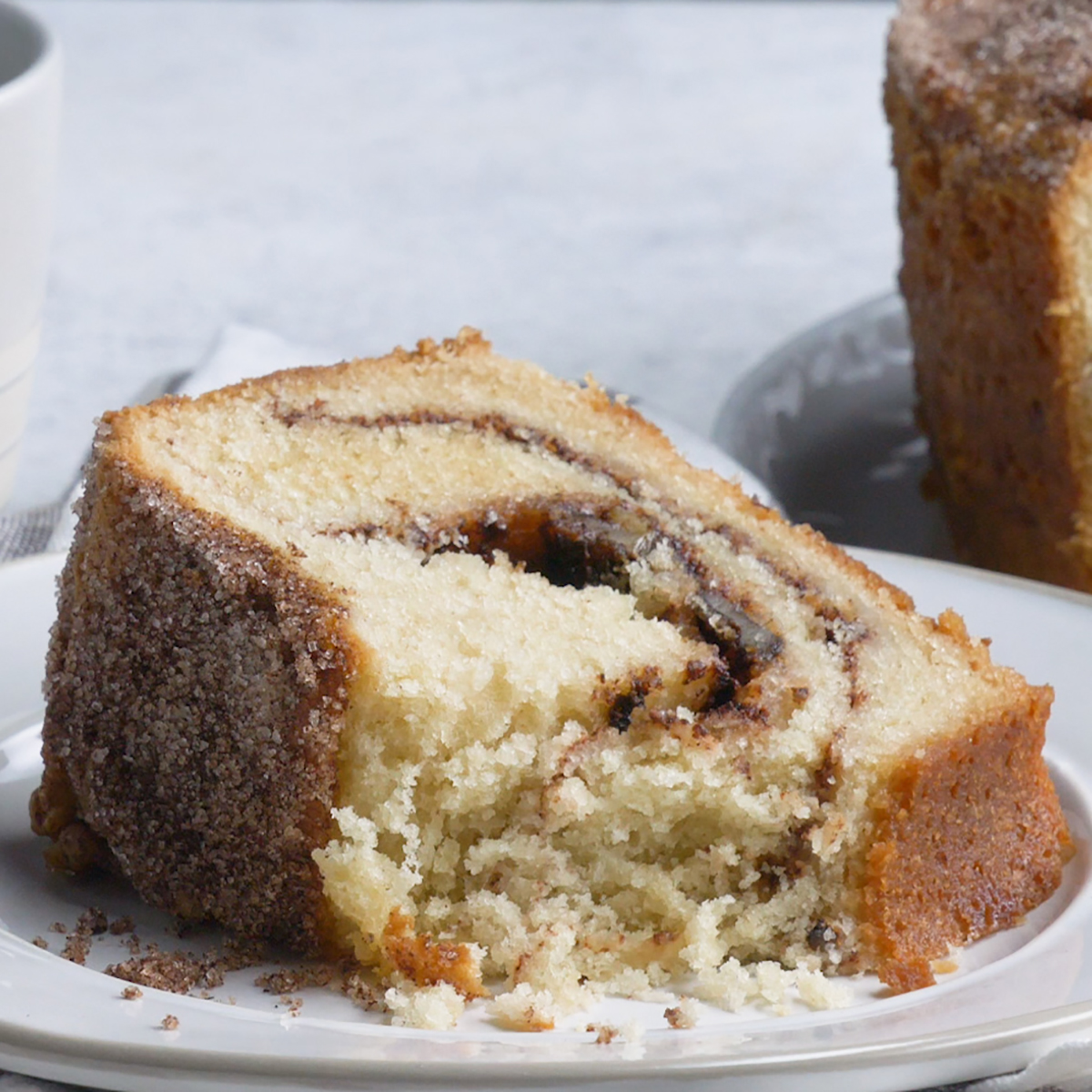Almond, apple and cinnamon sponge cake - Bake-Street.com