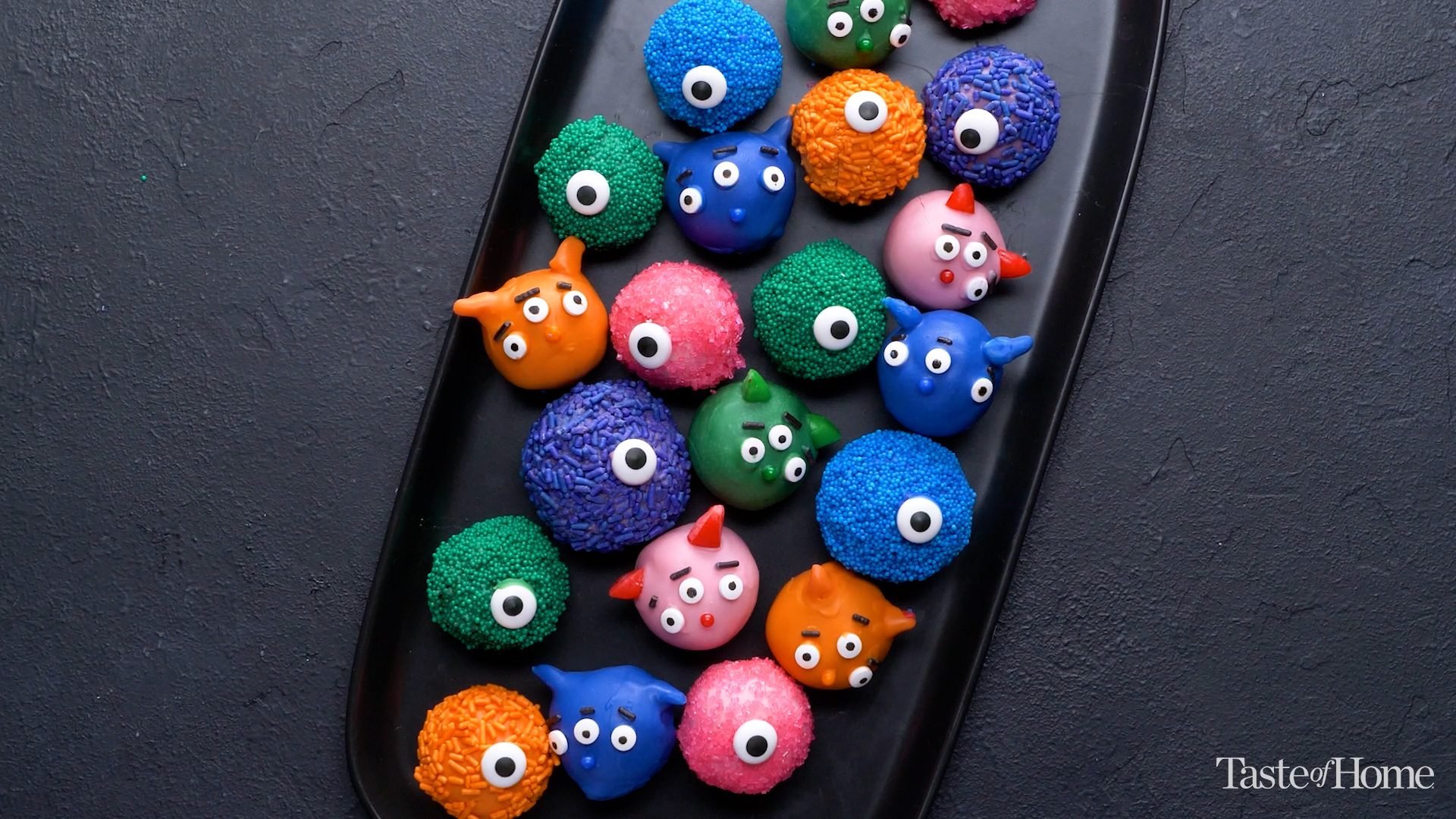 Cake Eyeballs – Crafts to Crumbs