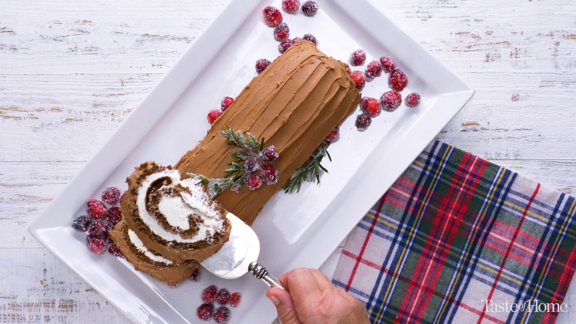 Gingerbread Yule Log Cake | Christmas Log | Log Cake – Liliyum Patisserie &  Cafe