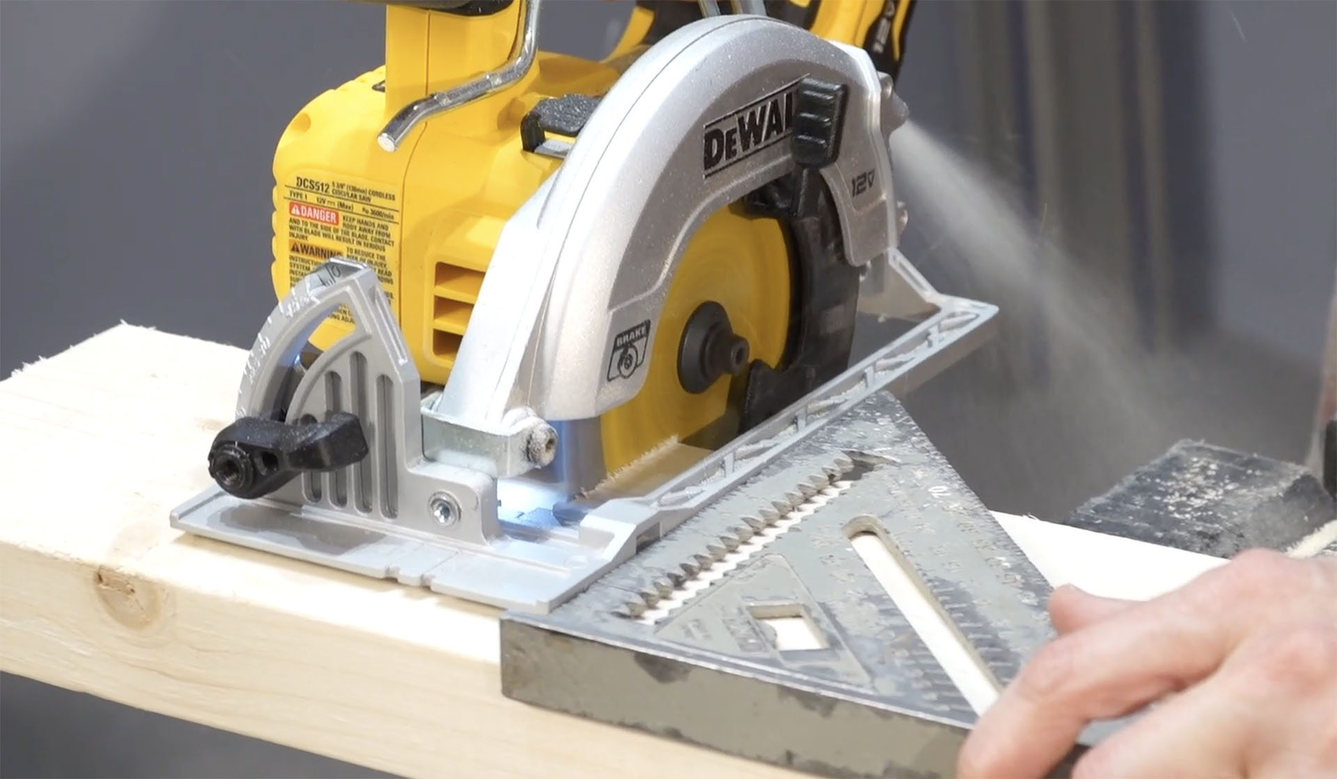 Choosing and Using a Circular Saw: A DIYer's Guide